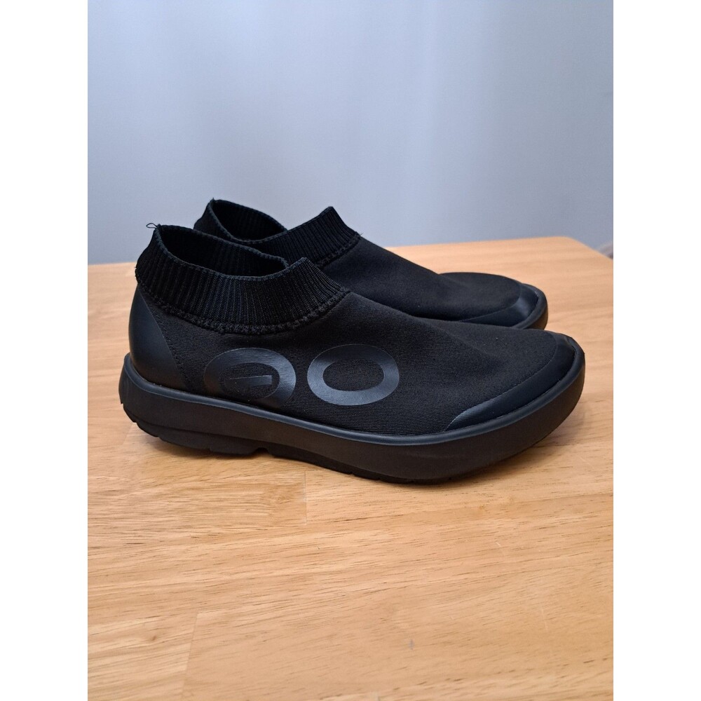 Oofos OOMG eeZee Shoes Men's Size 11 Black Slip On Low Top Ribbed Knit Collar